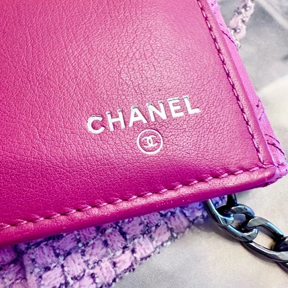 CHANEL Quilted Wallet - Picture 3 of 12